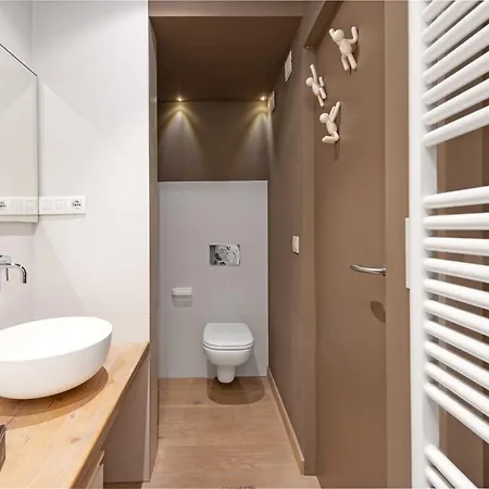 Apartment Elegant Face A La - Equipe