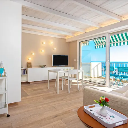 élégant Face à La - équipé Apartamento