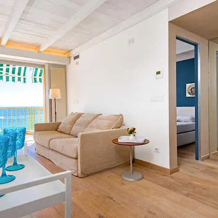 Elegant Face A La - Equipe